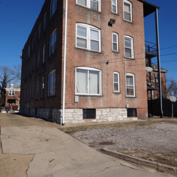 105000 | 5858 Cates Ave., St. Louis MO 63112