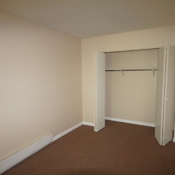 455000 | 7499 Hazelcrest Dr, Hazelwood, MO 63042Hazelcrest Condos bedroom with one closet