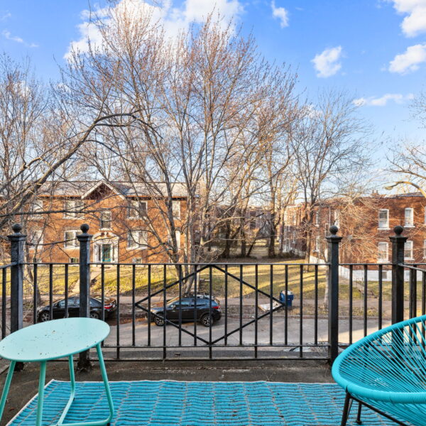 875000 | 4526-4528 Cleveland Ave, St Louis, Missouri 631104526 Cleveland balcony with teal outdoor patio furniture