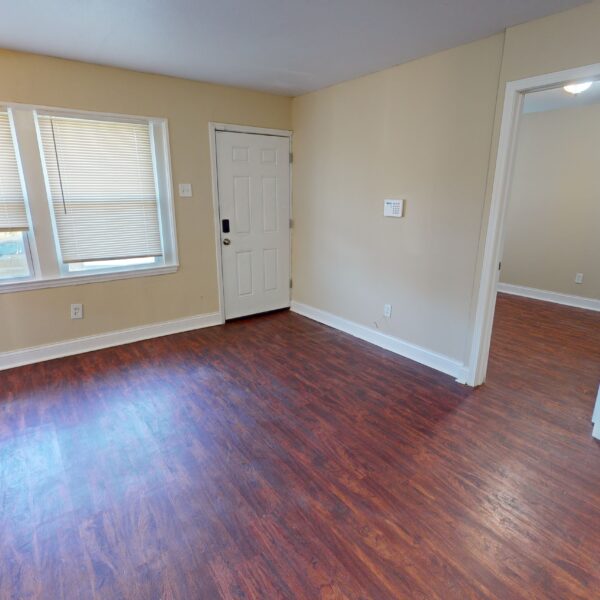 400000 | 10004 Balboa Dr., St. Louis, MO 6313610004 Balboa living room with a view of the unit entry door and door into the bedroom on the right