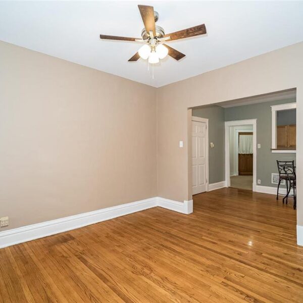 519000 | 2009 Maury Ave., St. Louis, MO 631102009 Maury living room with views to the dining room