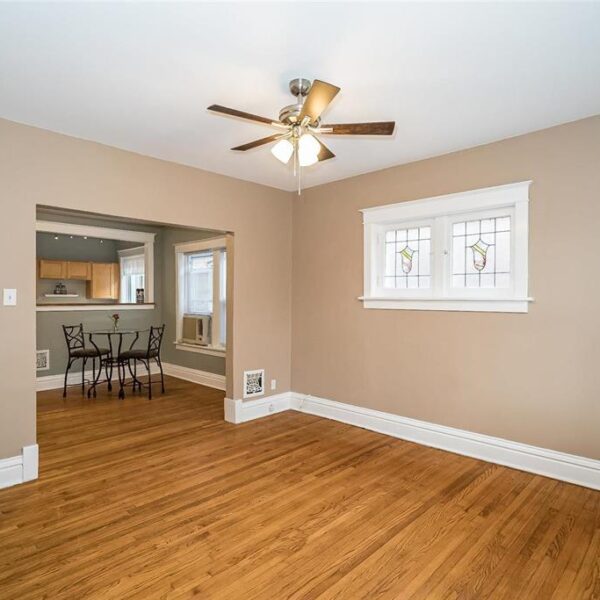 519000 | 2009 Maury Ave., St. Louis, MO 631102009 Maury living room and dining room as seen from the unit entrance