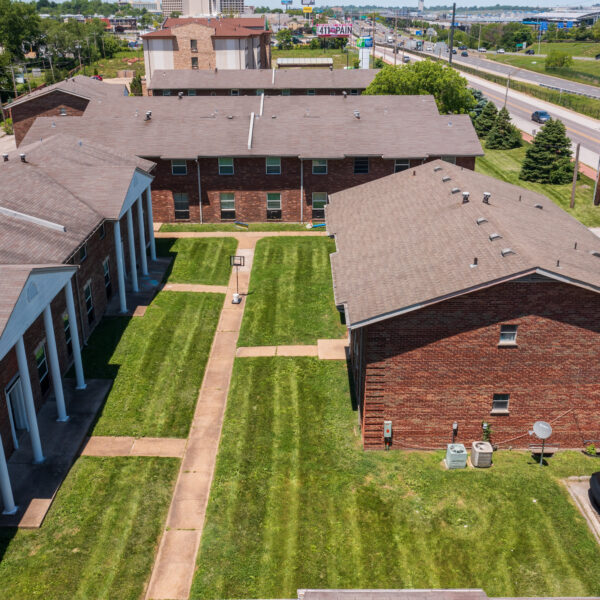 4000000 | 9921 Sloane Sq., Woodson Terrace, MO 63134Timber Place Apartments drone photo of one of the courtyards between several buildings