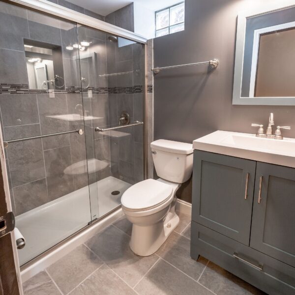 699000 | 1133-1135 Talmage Ave., St. Louis, MO 631101133-1135 Talmage updated bathroom