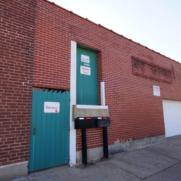 1450000 | 2201 Edwards St., St. Louis, MO 631102201 Edwards Manufacturing Space Loading Area and Garage Entrance