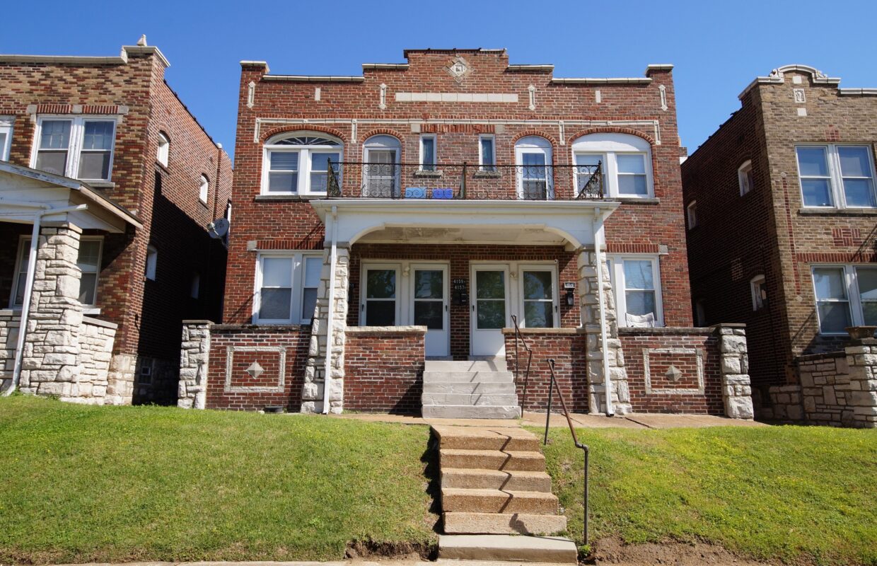 4157 Potomac front exterior and stairs to the building entrance