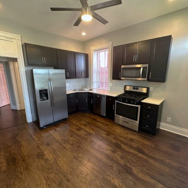 599000 | 2821-23 Henrietta Place, St. Louis, MO 631042821 Henrietta lower unit kitchen