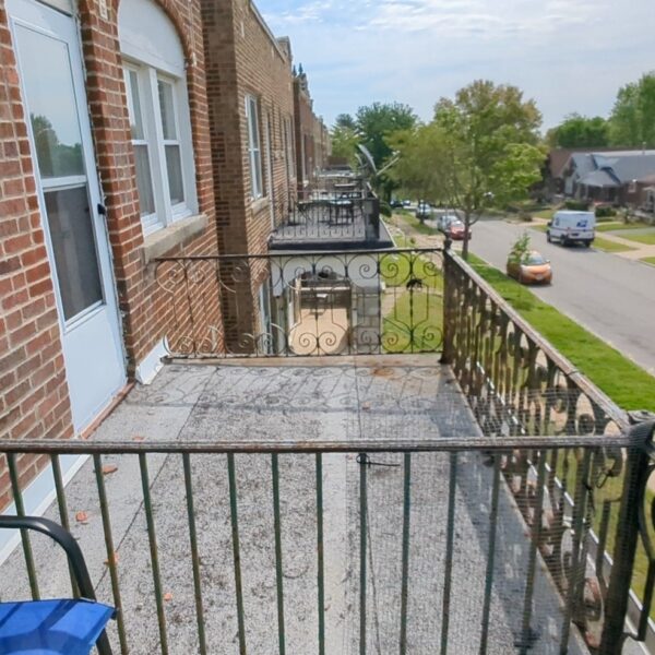 349000 | 4157 Potomac Street, St. Louis, MO 631164157 Potomac upper unit balcony