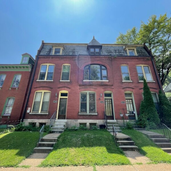 130000 | 2210A Wyoming St., St. Louis, MO 631182210A Wyoming front building exterior