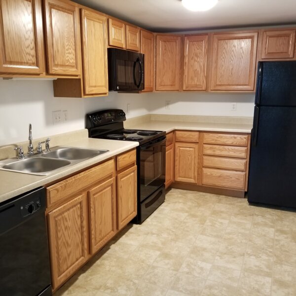 1650000 | 3537-3541 Morganford Road, St. Louis, Missouri 631163537-3541 Morgan Ford kitchen with all black appliances