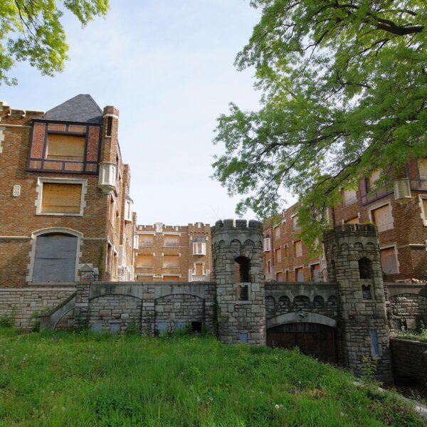1400000 | 5315 Cabanne Ave, St. Louis, MO 63112