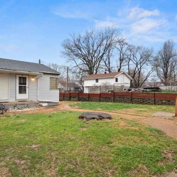 420000 | 711 Decatur Street, St. Charles, MO 63301