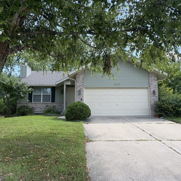 325000 | 610 Lakewood Drive, Lake St. Louis, Missouri 63367