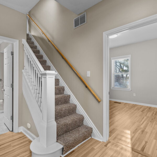245000 | 2438 Creve Coeur Mill Rd, Maryland Heights, Missouri 63043