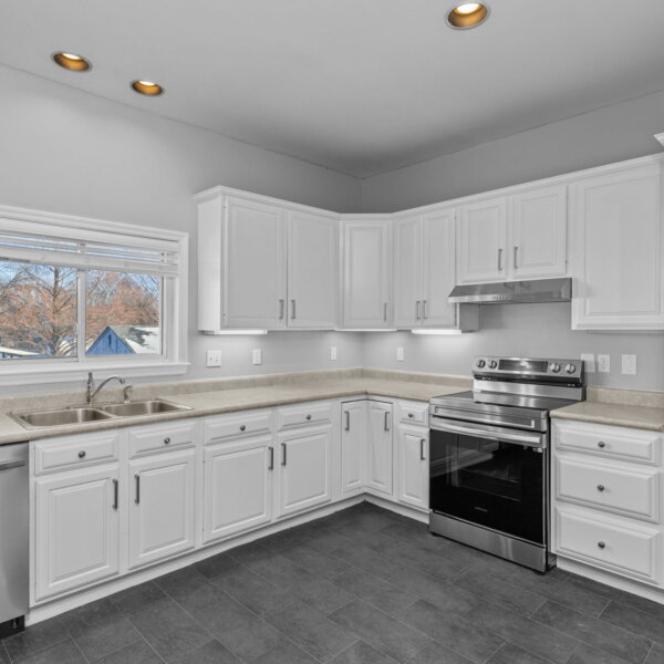 245000 | 2438 Creve Coeur Mill Rd, Maryland Heights, Missouri 63043