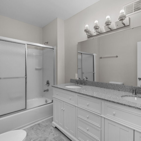 245000 | 2438 Creve Coeur Mill Rd, Maryland Heights, Missouri 63043