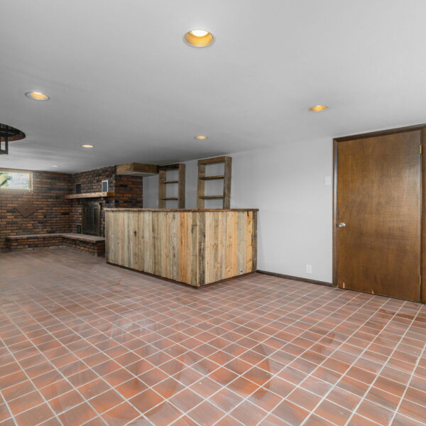 245000 | 2438 Creve Coeur Mill Rd, Maryland Heights, Missouri 63043