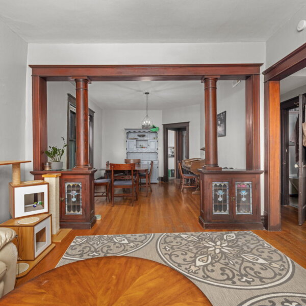 299000 | 3961 Shaw Boulevard, St Louis, MO 63110