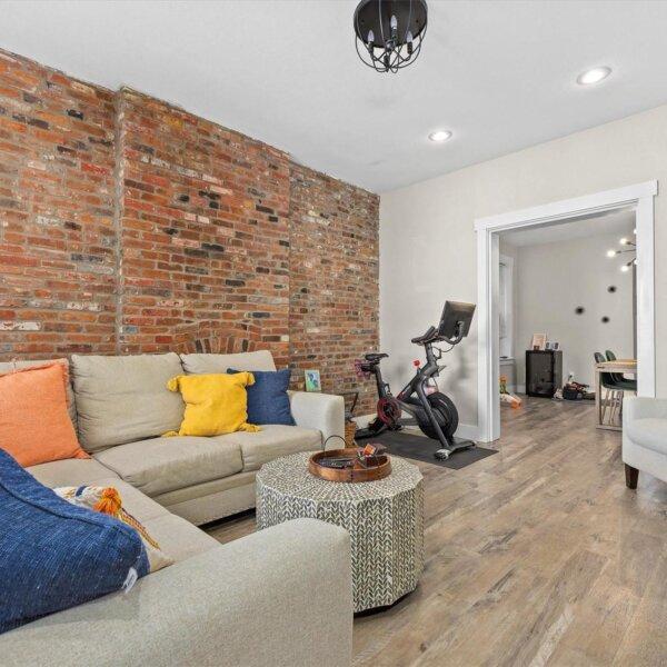 599000 | 3902 Shaw Boulevard, St Louis, Missouri 63110