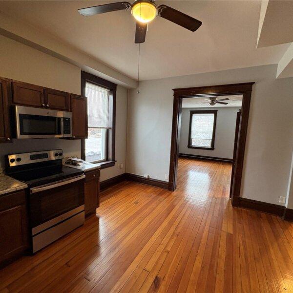 685000 | 1850 Russell Boulevard, St Louis MO 63104