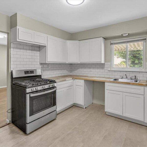 164900  | 3368 Suncrest Avenue, Breckenridge Hills MO 63114