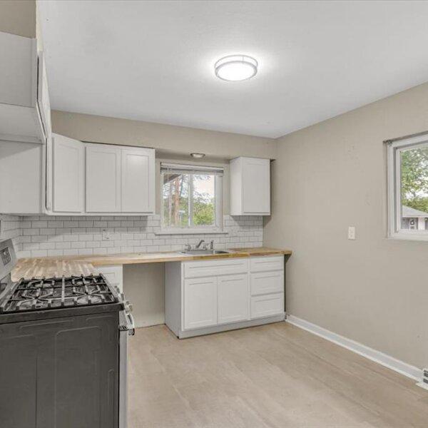 164900  | 3368 Suncrest Avenue, Breckenridge Hills MO 63114