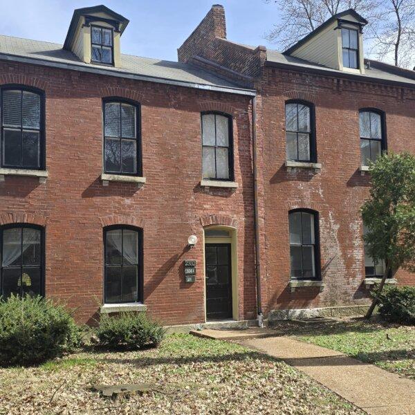 799500 | 2332 S 13th St., St. Louis, MO 63104