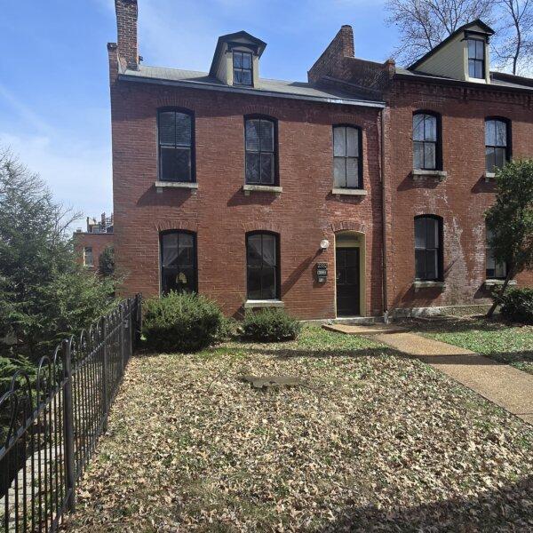 799500 | 2332 S 13th St., St. Louis, MO 63104