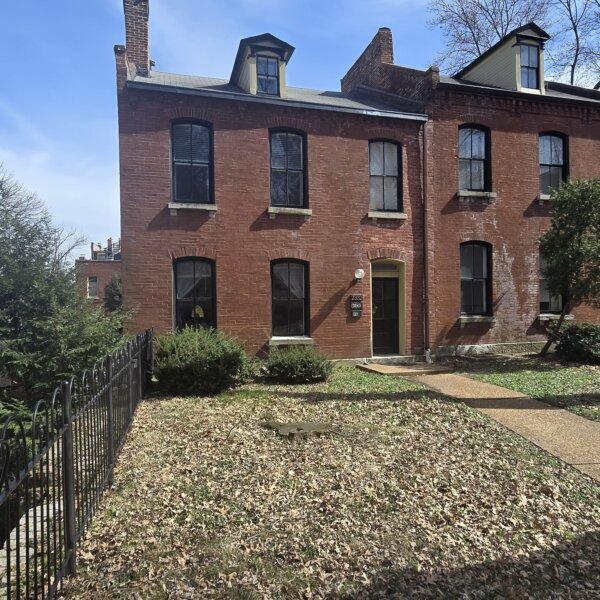 799500 | 2332 S 13th St., St. Louis, MO 63104