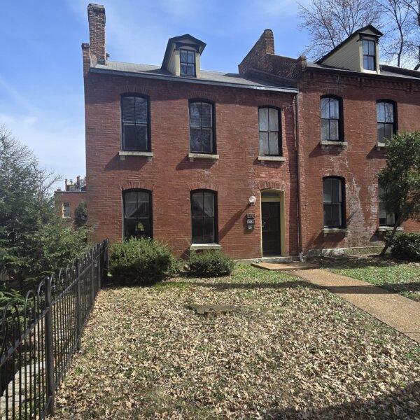 799500 | 2332 S 13th St., St. Louis, MO 63104