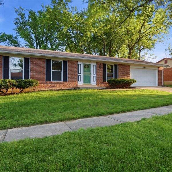 182500 | 2330 Rockymont Drive, St Louis MO 63136