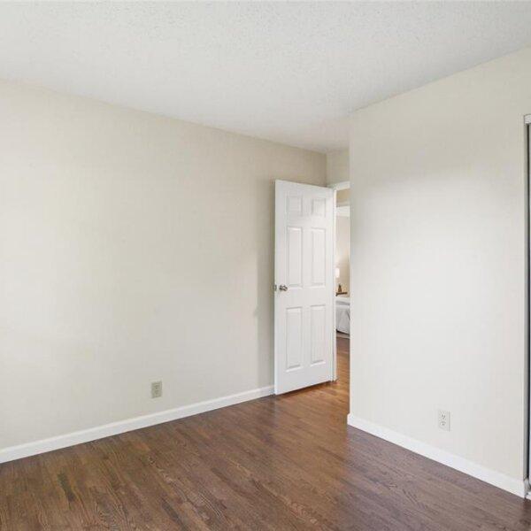 182500 | 2330 Rockymont Drive, St Louis MO 63136