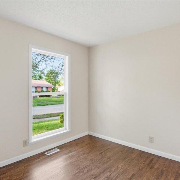 182500 | 2330 Rockymont Drive, St Louis MO 63136