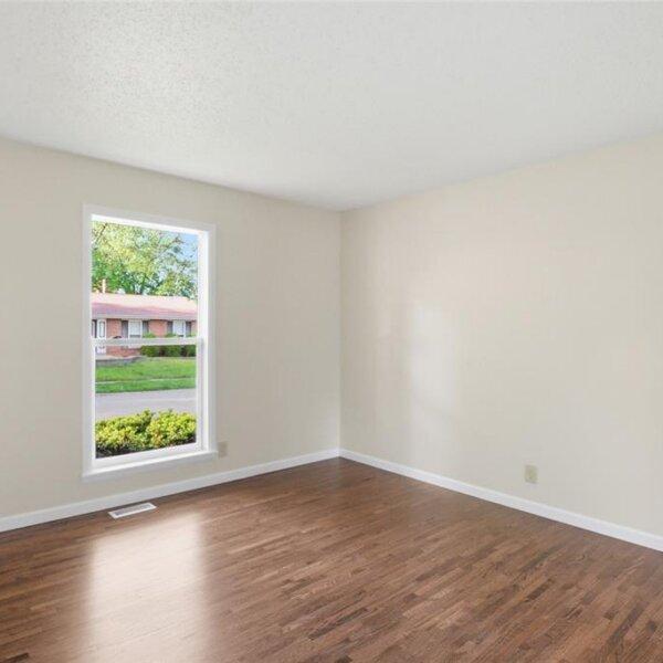 182500 | 2330 Rockymont Drive, St Louis MO 63136