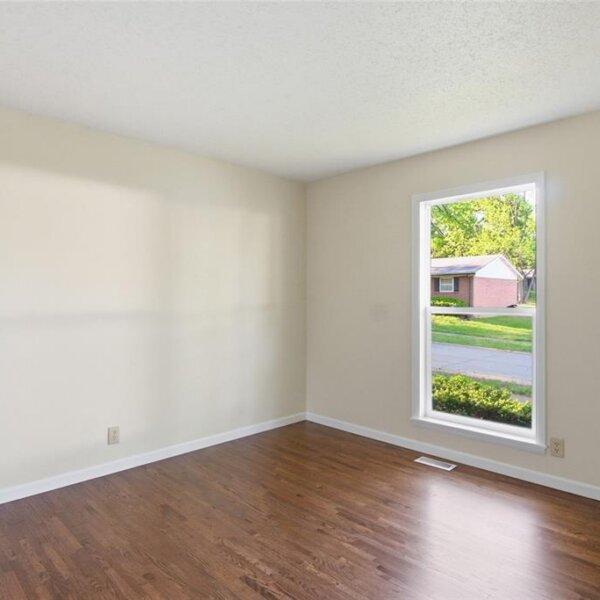 182500 | 2330 Rockymont Drive, St Louis MO 63136