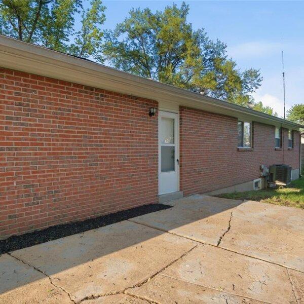 182500 | 2330 Rockymont Drive, St Louis MO 63136