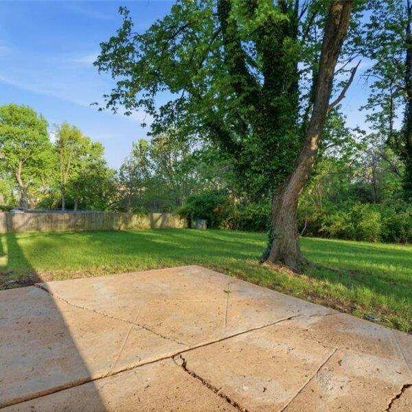 182500 | 2330 Rockymont Drive, St Louis MO 63136