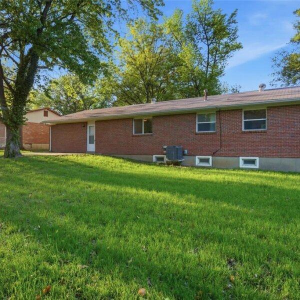 182500 | 2330 Rockymont Drive, St Louis MO 63136