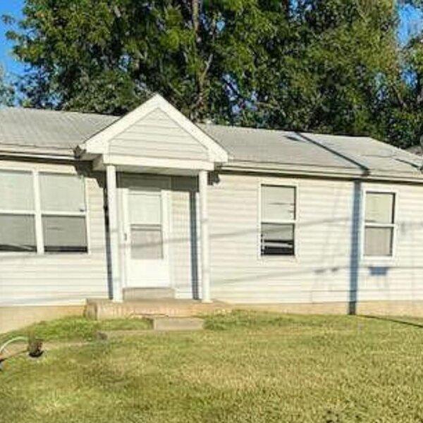 104900 | 6128 Washington Avenue, St Louis MO 63134