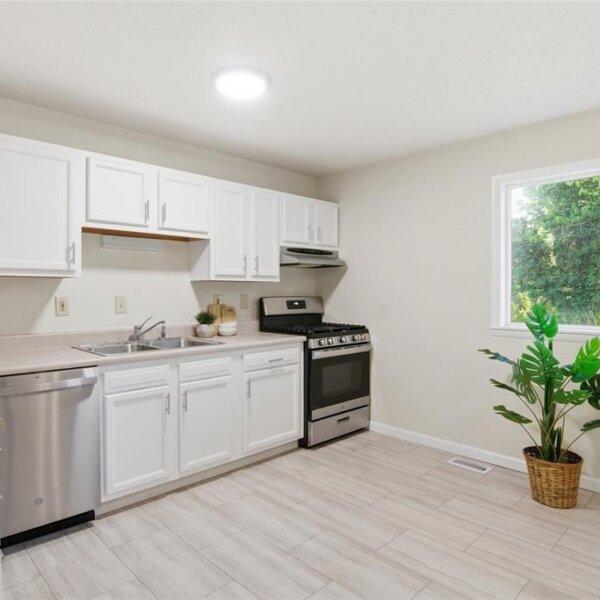 182500 | 2330 Rockymont Drive, St Louis MO 63136